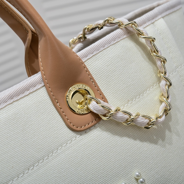 シャネルバッグ角部分ディテール